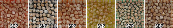 Bilder von Salzpaneelen mit orangen Salzkristallen